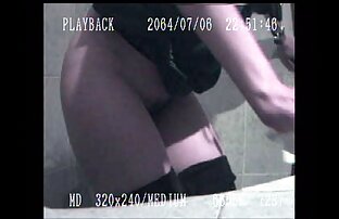 XXX caliente busty babe se está mujer cojiendo con su hijo preparando para un dominado