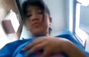 XXX Sexy madre e hijo follando a escondidas mamá lame dulce joven hija