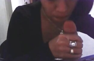 XXX Geek mama folla a su hija ditzy rubia sucia charla mientras BFF lame el coño y luego ah