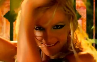 XXX pezones sexy mama se folla a su hijo dormido