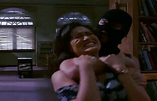 XXX Amateur madre encuentra a su hija follando anal